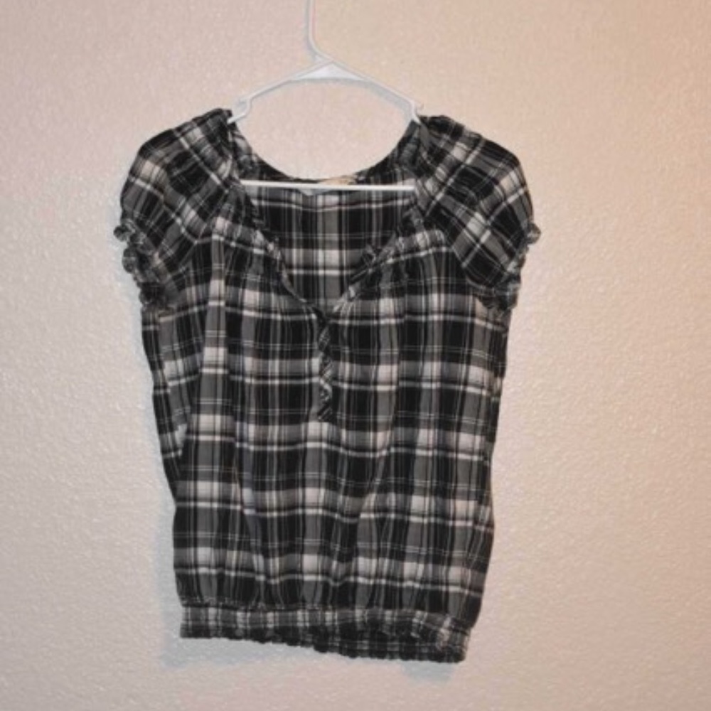 Old Navy flannel shoulder shirt, Size M